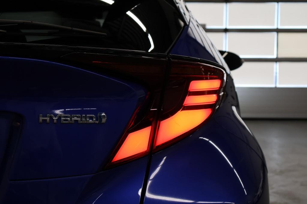 Toyota C-hr 2.0 hybrid bi-tone