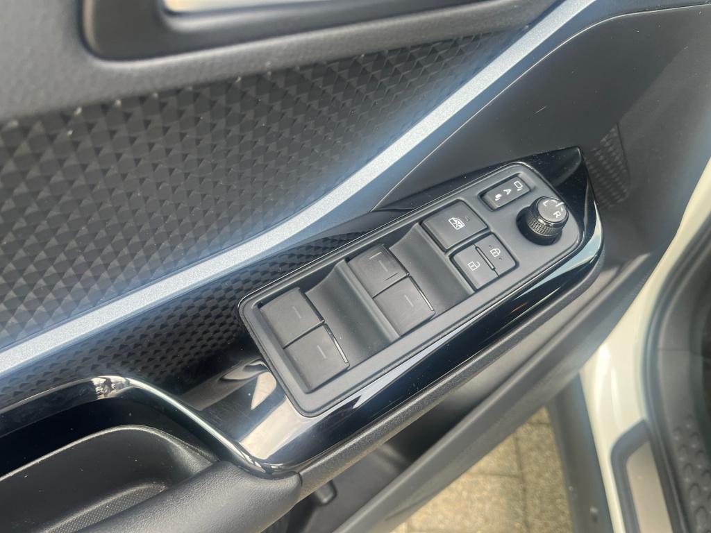 Toyota C-hr 1.8 hybrid style|jbl|rijklaar