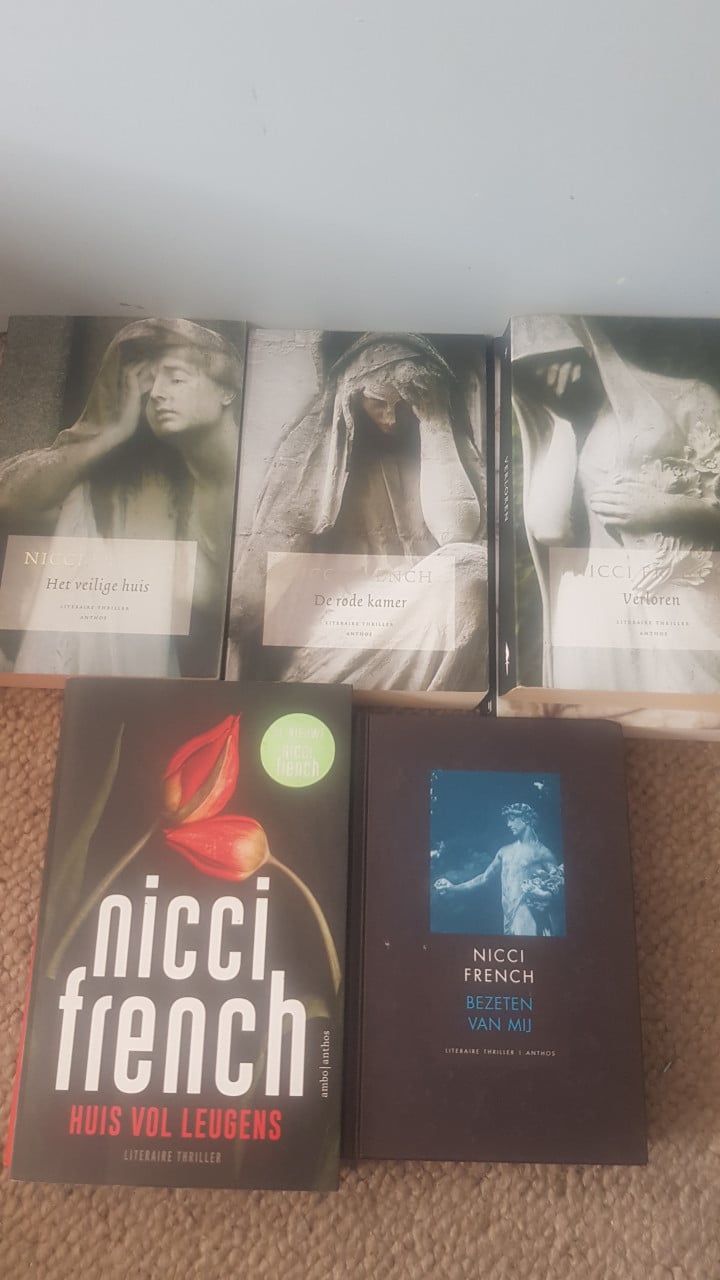 5 boeken van Nicky French