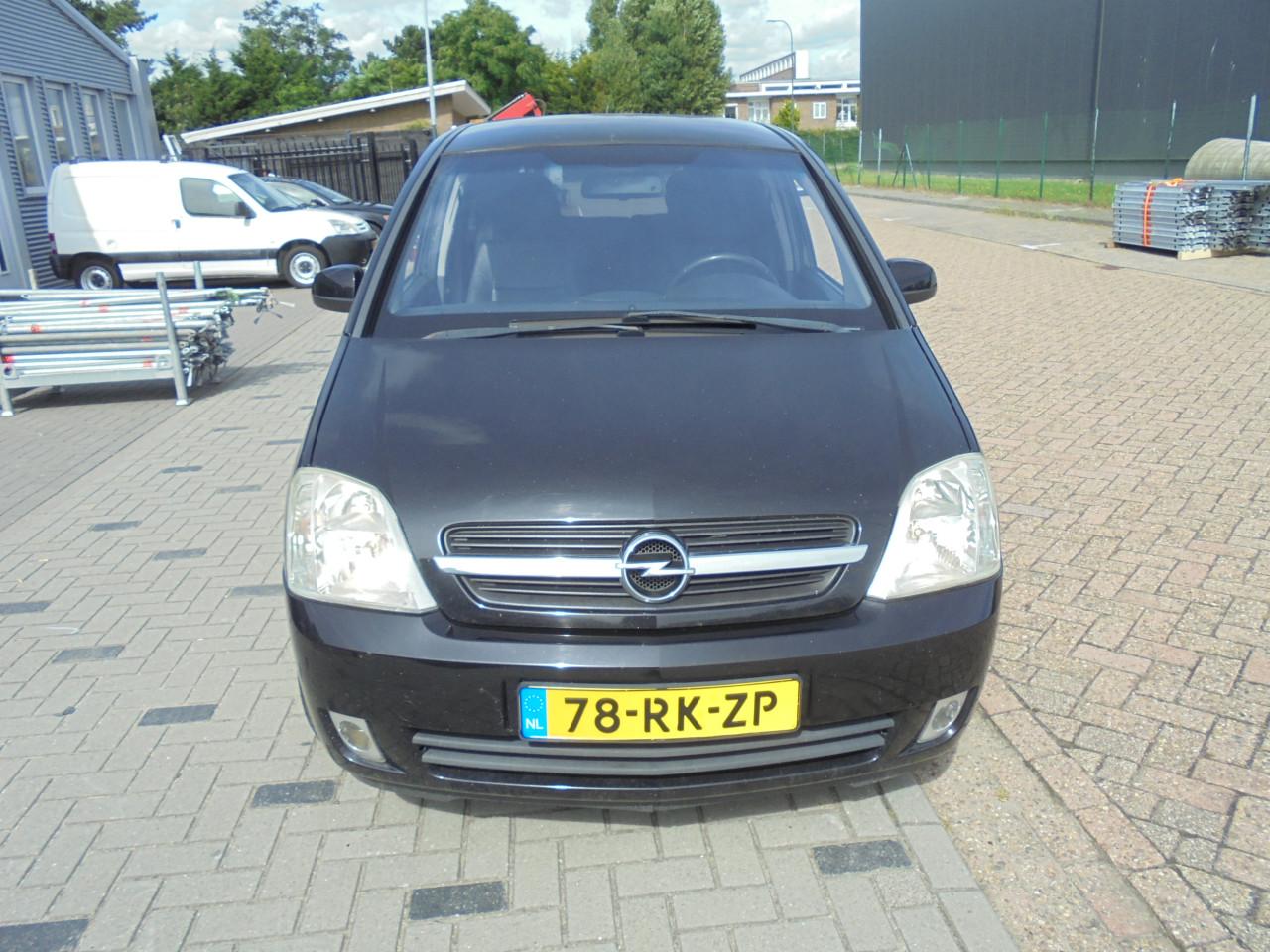 Meriva 1.6-16V ruime auto in redelijke staat vol jaar APK bij aflevering