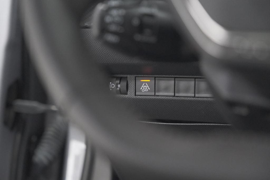 Peugeot 2008 puretech 100 active pack | allseason banden | parkeersensoren 