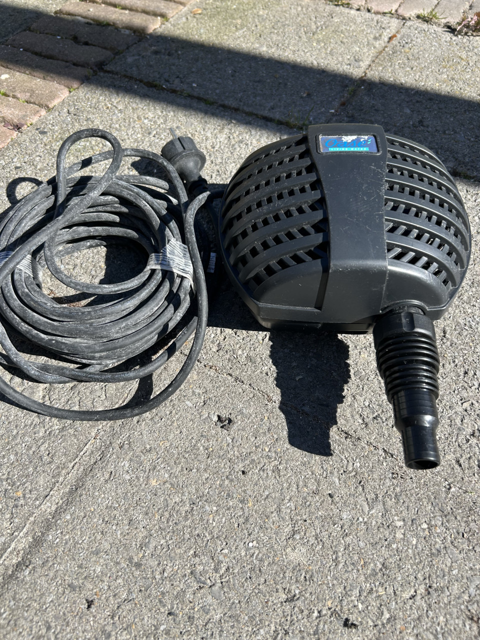 Te koop oase fp sterke en zuinige Vijverpomp en 3500 lpu  nieuwe pomp