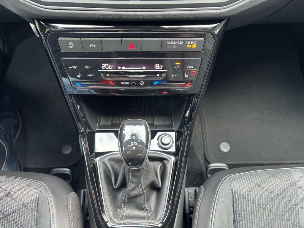 Volkswagen T-cross 1.5 tsi 150pk dsg-7 r-line| trekhaak| camera|navi| uniek