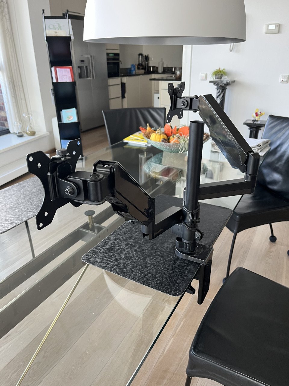 TE KOOP MONITORARM VOOR 2 SCHERMEN
