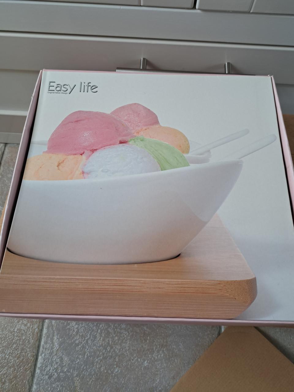 NIEUWE DOOS MET DESSERT SCHAALTJES/IJSCOUPES MET LEPELS