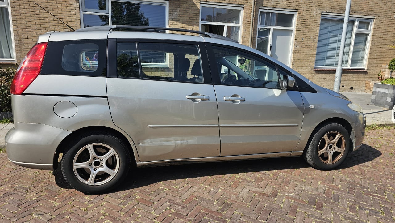 Mazda 5, 7-persoons, 1.8 benzine, APK tot 04/2026
