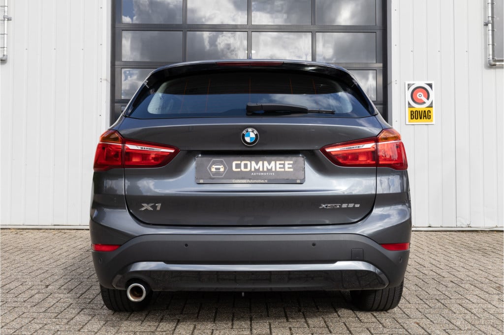 BMW X1 xdrive25e ✅trekhaak✅nav✅cc