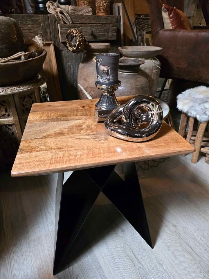 NACHTKASTJES,TAFELS, STOELEN,BANKEN, SIDETABLES, OLD WOOD ITEMS 3Z FACTORY