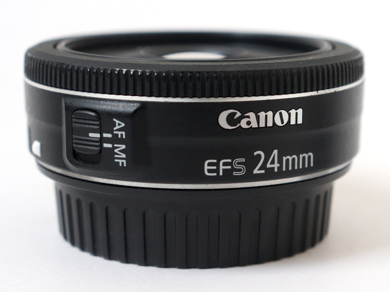 Canon EF-S 24mm f/2.8 STM objectief
