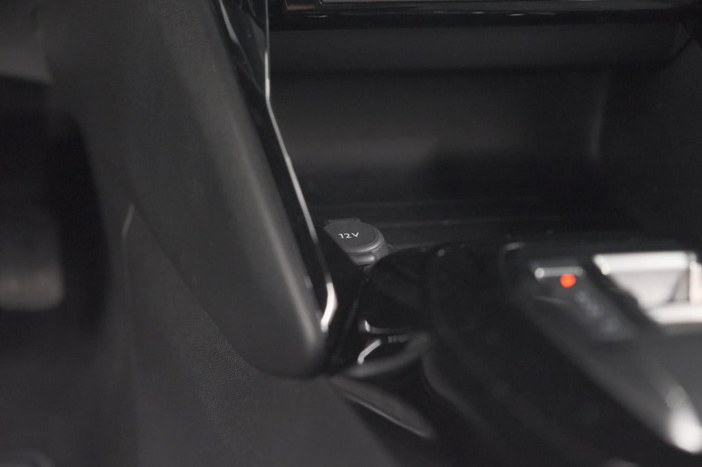 Peugeot 2008 puretech 130 eat8 blue lease allure | camera | navigatie | par