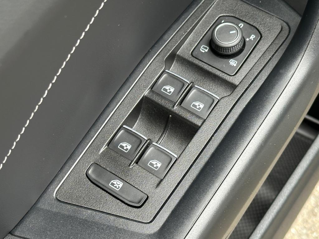 Volkswagen T-roc 1.5 tsi 150pk dsg r-line | camera | keyless | elek. achter