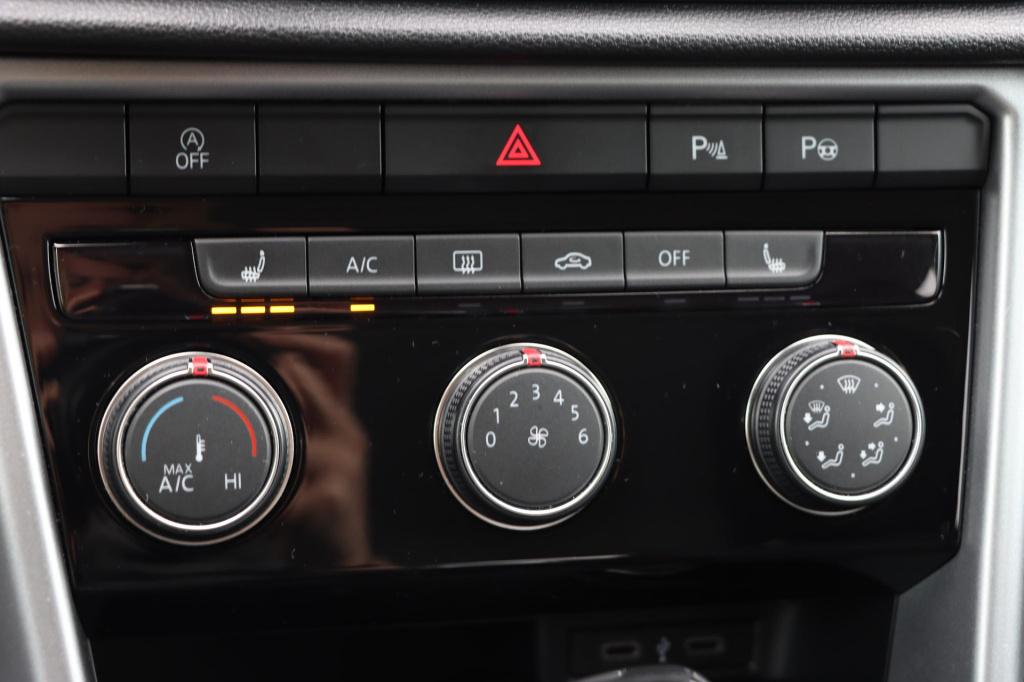 Volkswagen T-roc 1.5 tsi life business 150pk dsg7 | led | stoelverwarming |