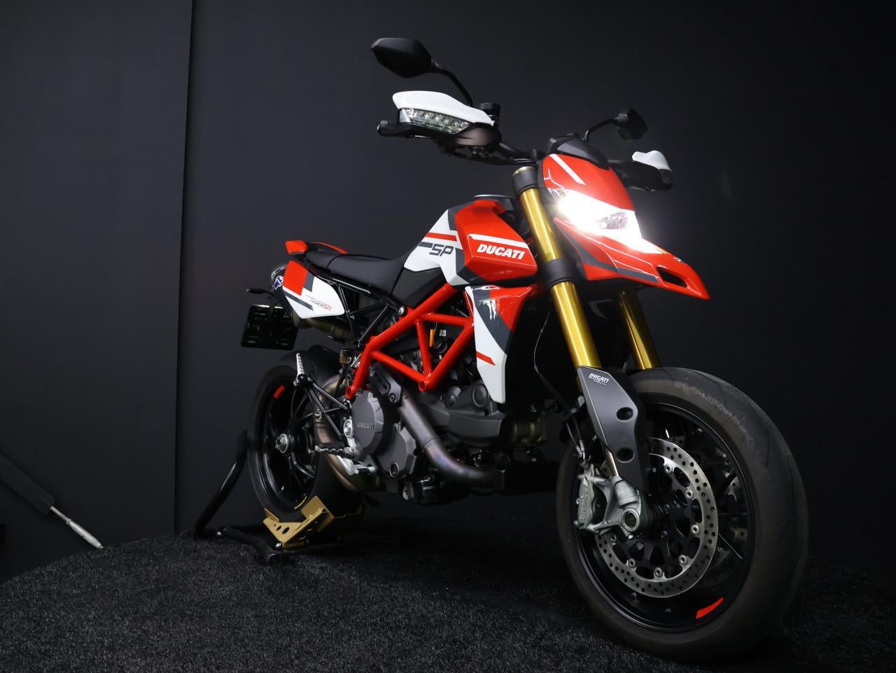 HYPERMOTARD 950 SP | Termignoni | Carbon