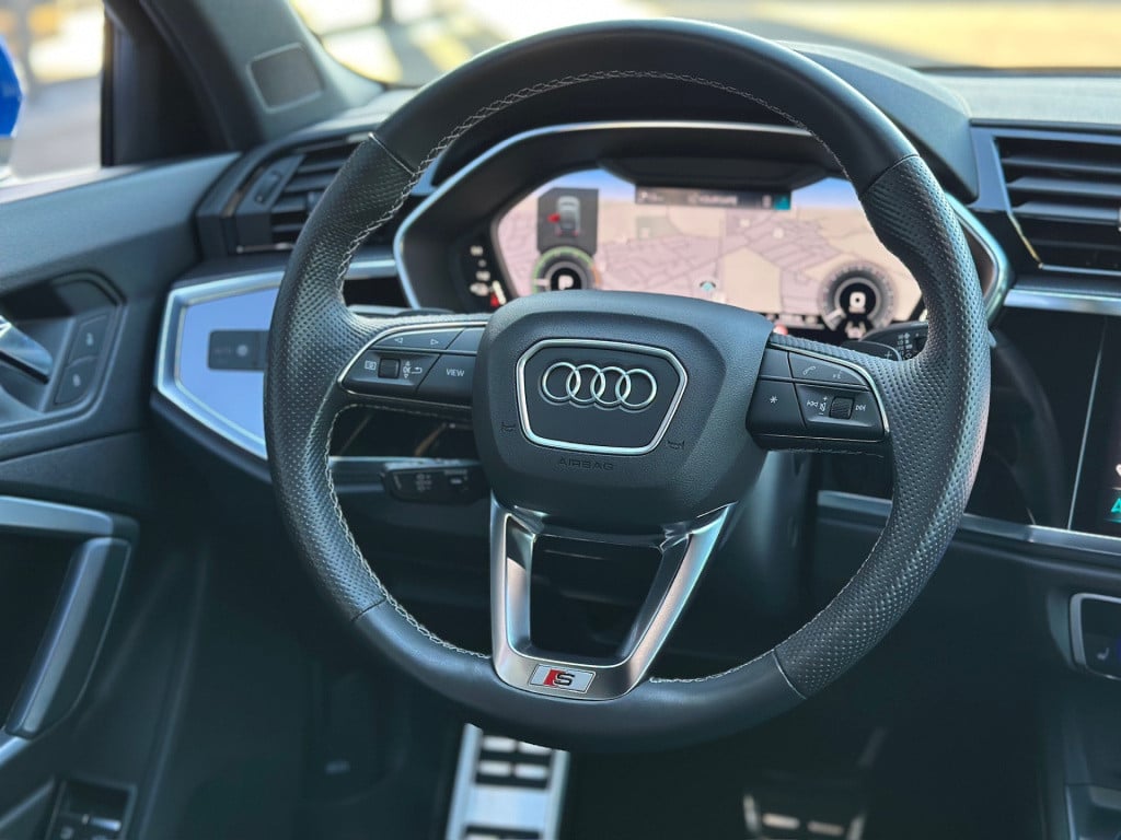Audi Q3 sportback 45 tfsie s-line | keyless | dode hoek | adapt. cruise | e