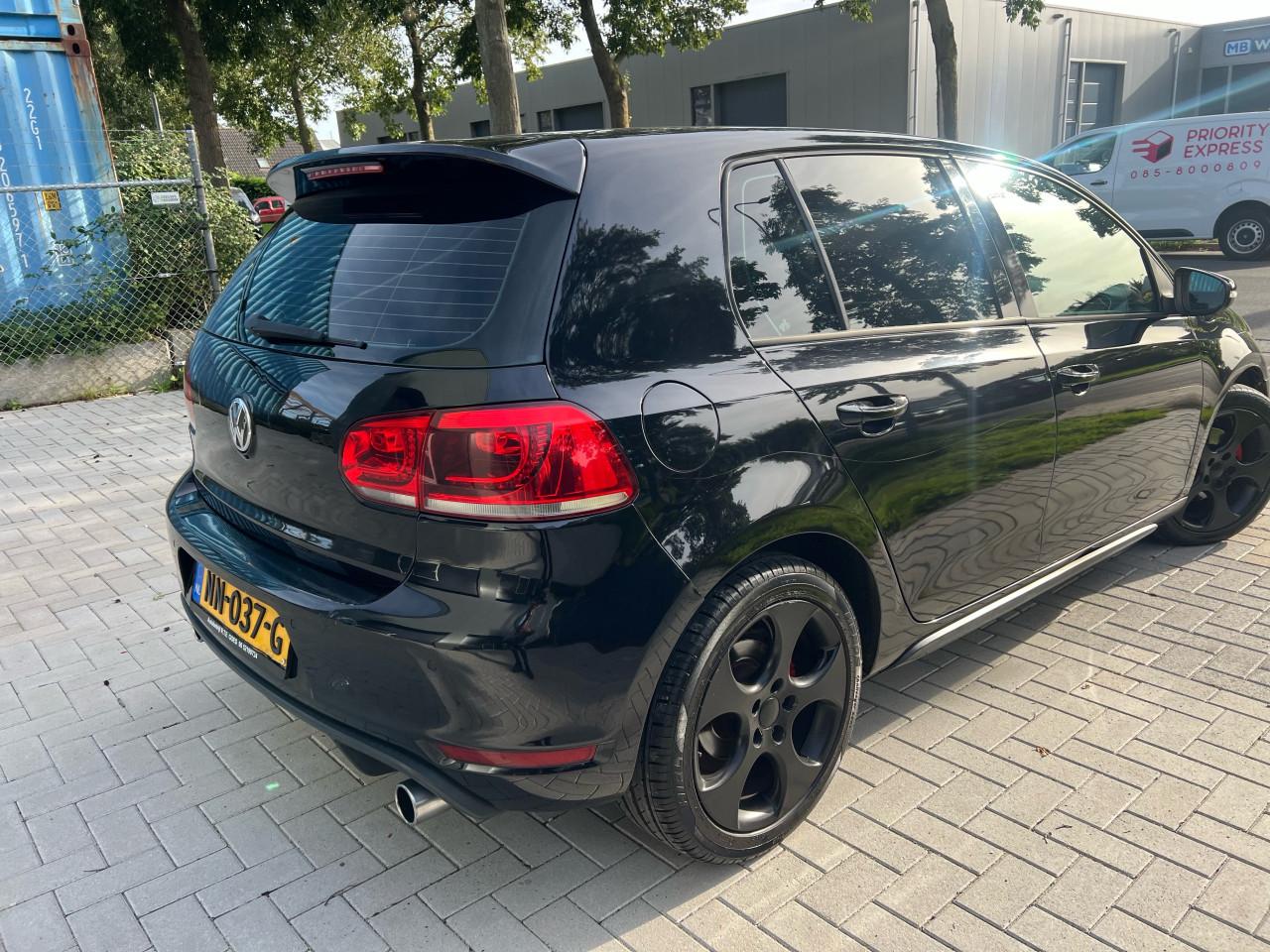 Volkswagen Golf 1.4TSI Highline black on black
