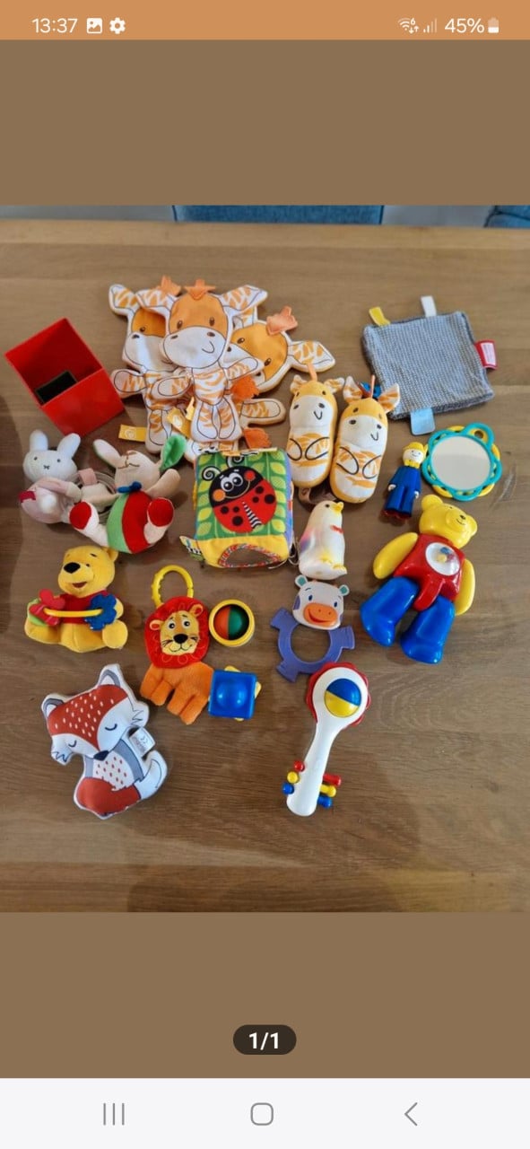 Boxzak met babyspeelgoed