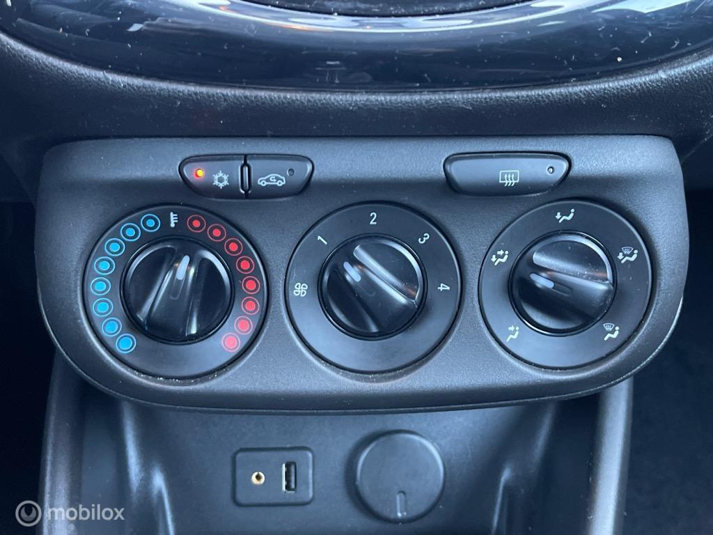 Opel Corsa 1.4 color edition