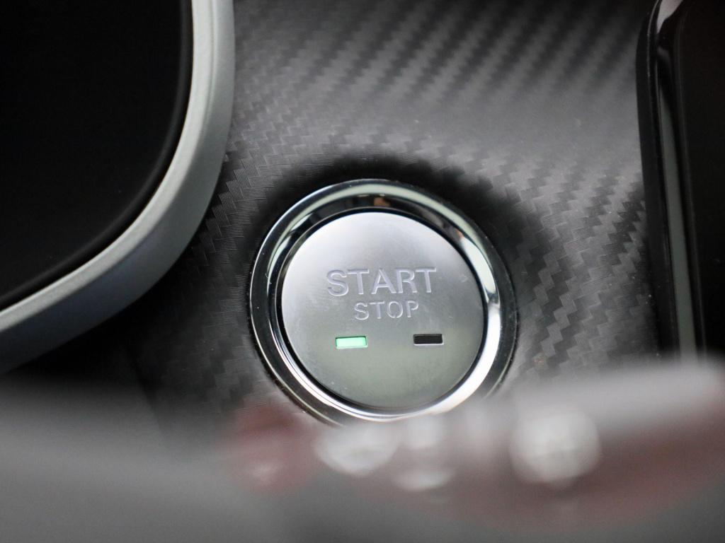 MG Zs Ev long range luxury 70 kwh | panoramadak | leder | apple carplay - a