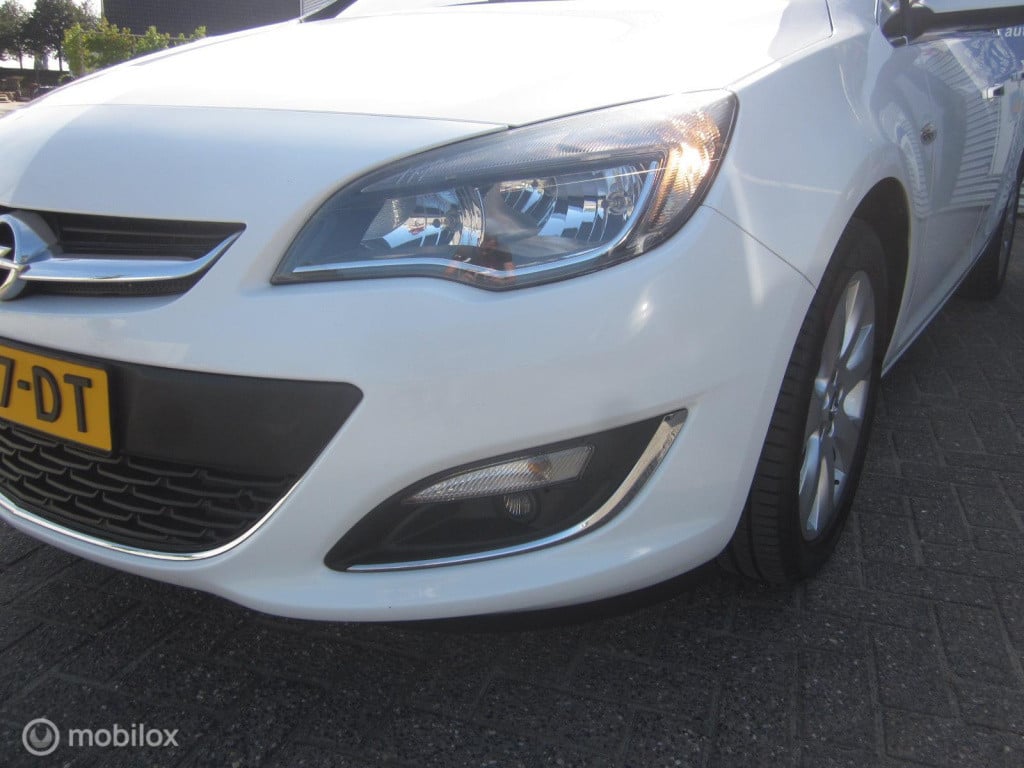 Opel Astra sports tourer 1.6 station edition/airco/cruise/lm velgen