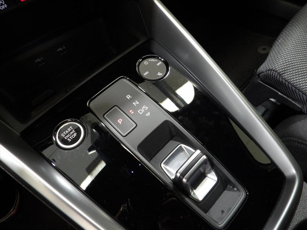 Audi A3 35 tfsi 150pk s tronic s line edition
