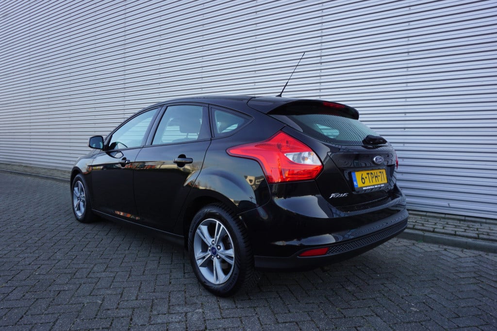Ford Focus 1.0 ecoboost edition airco / cruise / elektr. ramen / lm velgen 