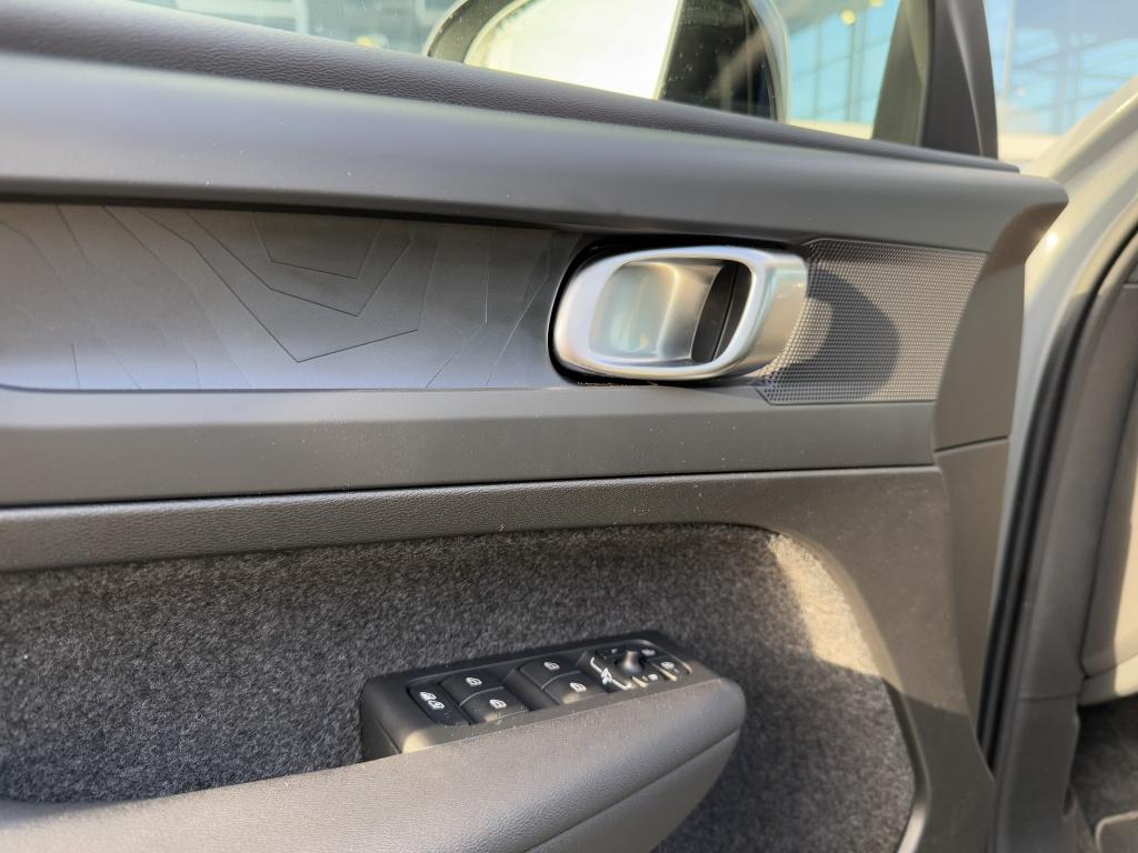 Volvo Ex40 extended range plus dark 252pk/82kwh| camera| adap.cruise