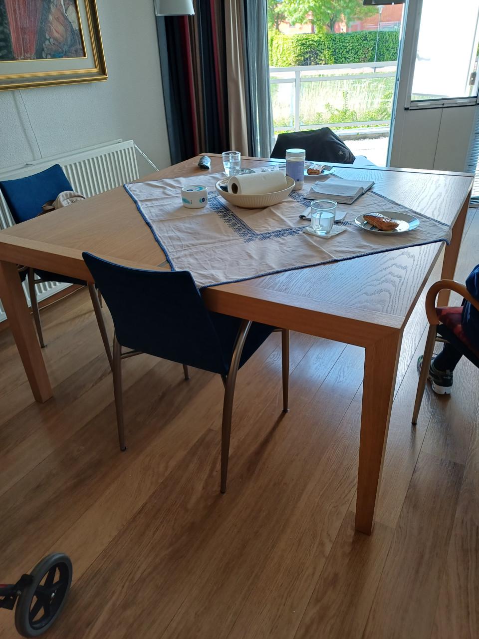 Tafel groot 150 bij 150