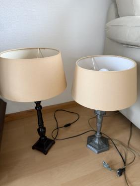 2 mooie Bijzet/ Schemerlampjes. Zie foto s.  56 en 50 cm.
