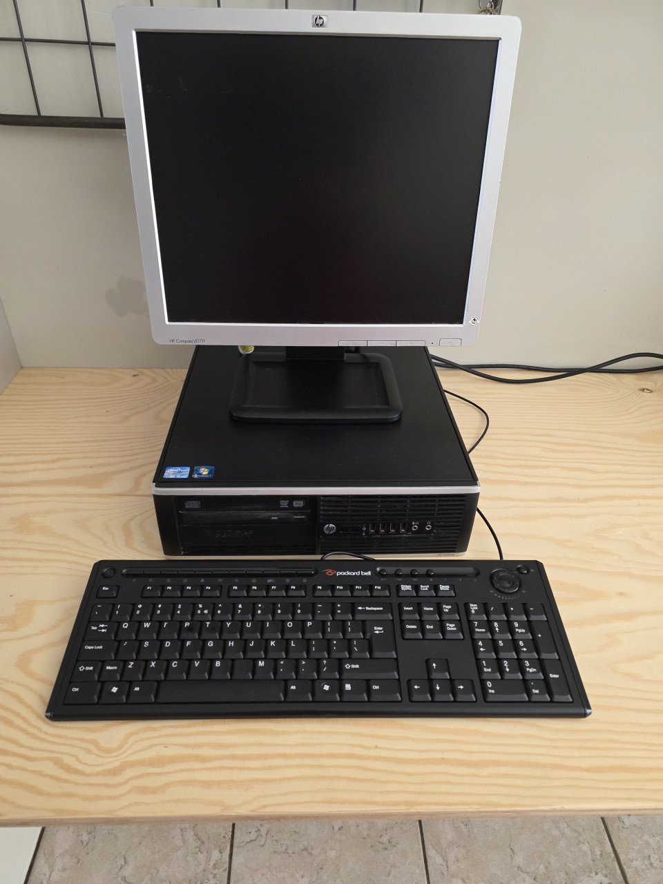 Classic gaming HP 8200 Elite i5 ws XP dos games  + 400 MS-dos spellen erop.