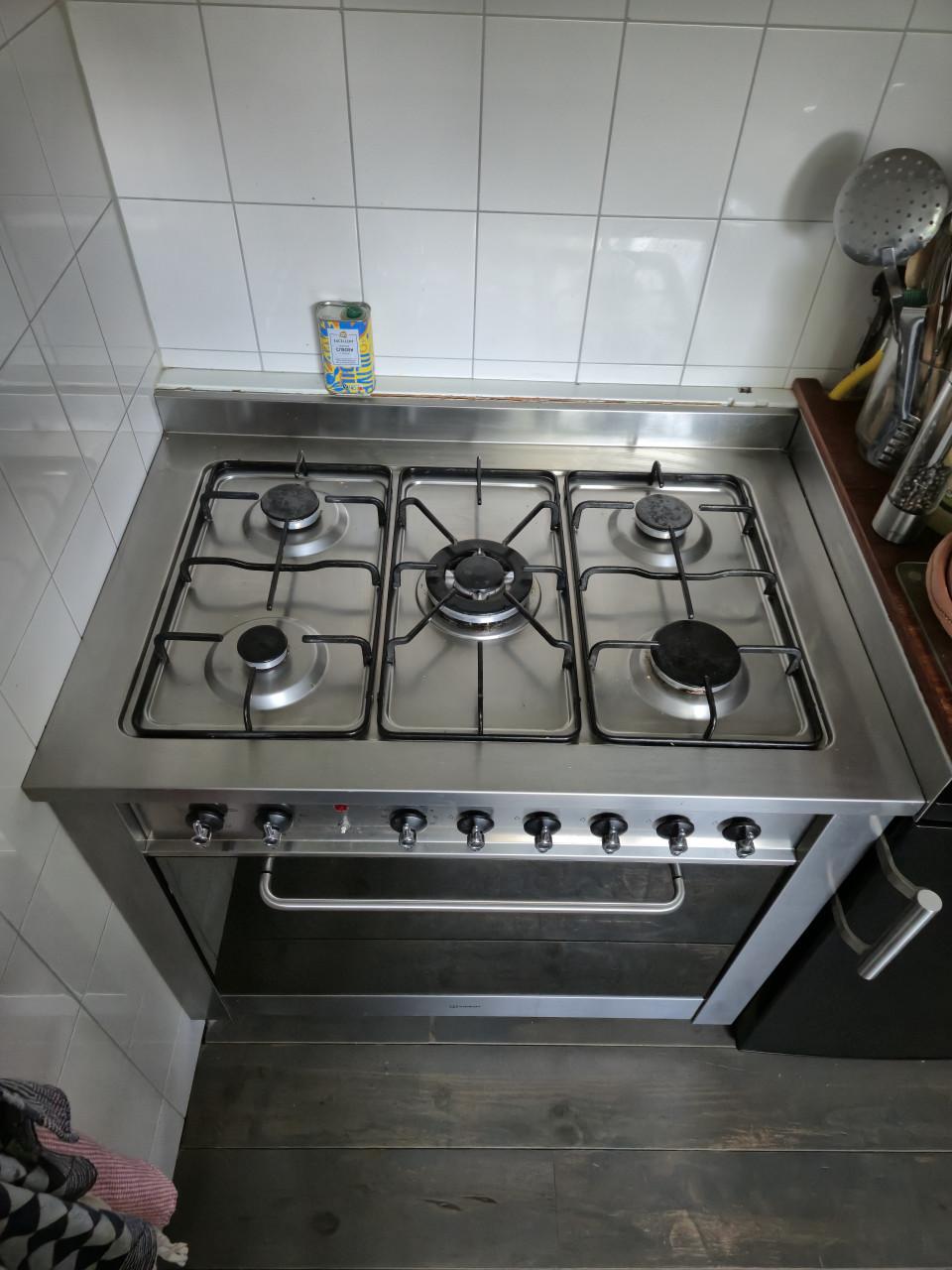 Gasfornuis 5 pits met grote oven