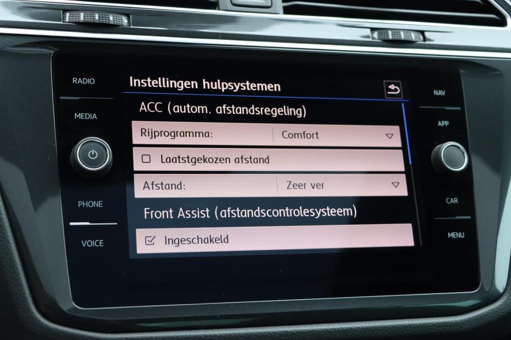 Volkswagen Tiguan 1.4 tsi comfortline business r | panoramadak | trekhaak |