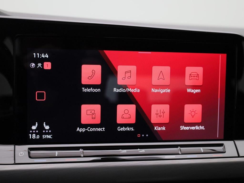 Volkswagen Golf 1.5 etsi style | automaat | panoramadak | apple carplay/ an