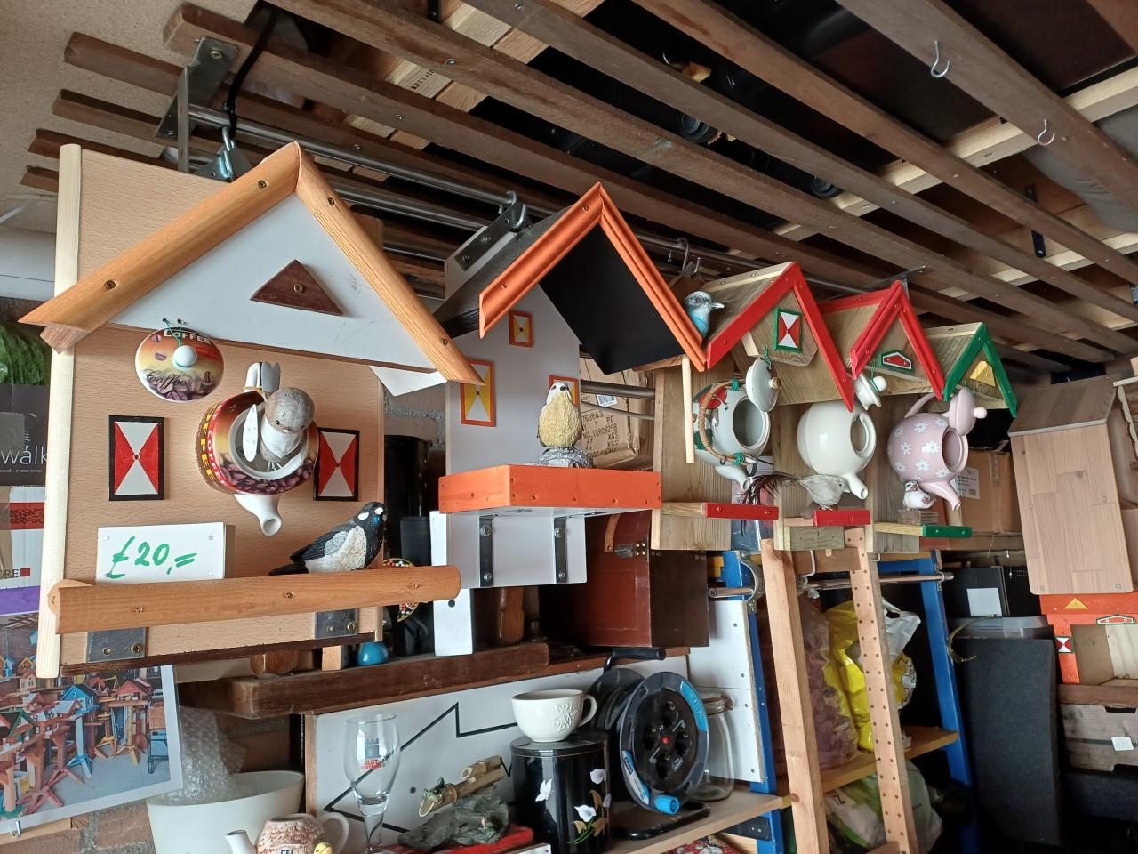 Allerhande Vogel huisjes  &  Egelhuisjes te Koop [  zie  alle  foto's  ]