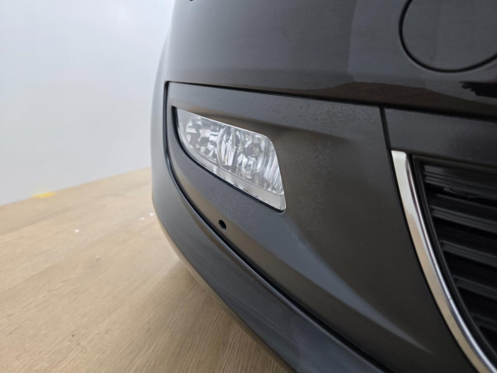 Volkswagen Polo occasion 1.2 tsi highline met parkeersensoren en 5 deurs zw