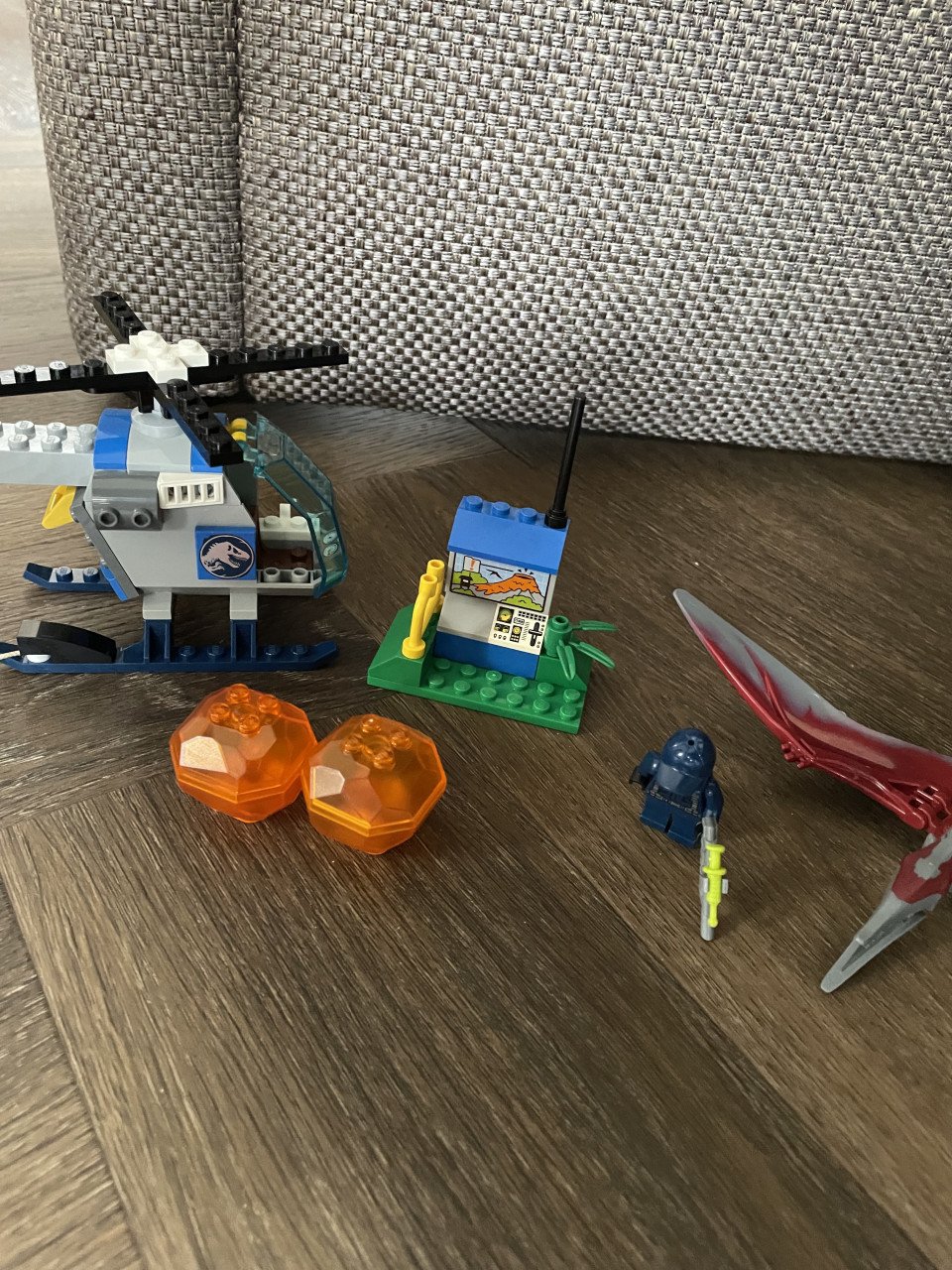 Lego Juniors: Ontsnappen aan de pteranodon 10756