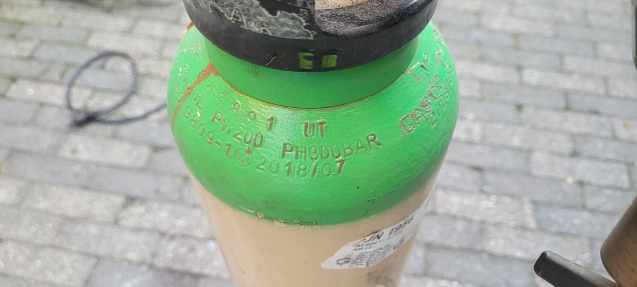 Lasapparaat mig co2 met gasfles en laskap