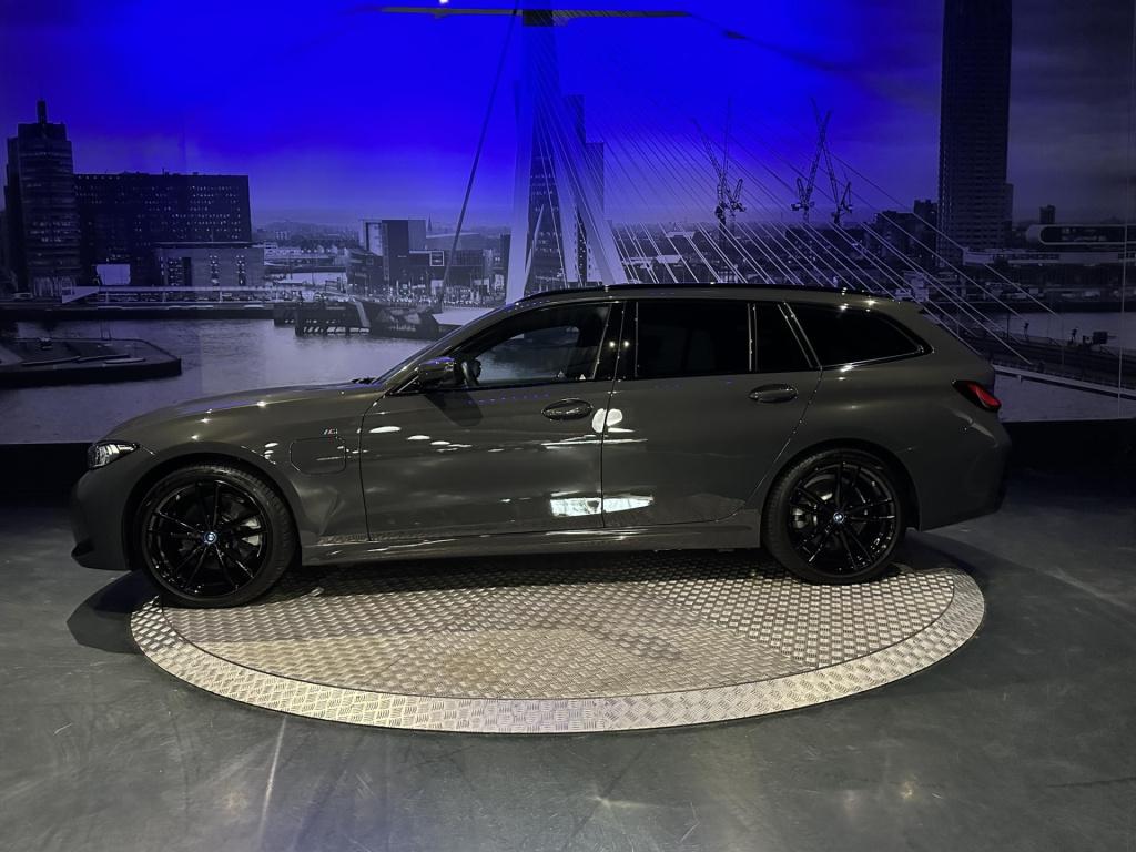 BMW 3-serie touring 330e *dravitgrau*pano*hud*trekhaak*