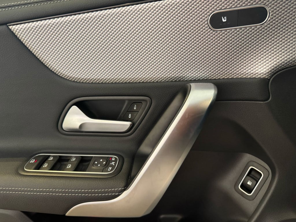 Mercedes-Benz Cla 250 e business solution