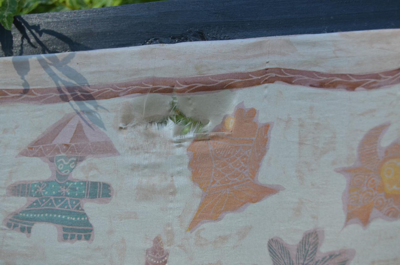 3 Leuke batiks in redelijke staat, op ééntje na dan.
