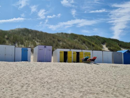 Strandhuisje te huur of te koop!
