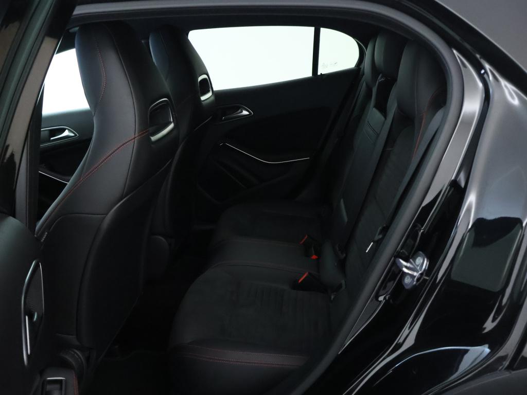 Mercedes-Benz Gla-klasse 180 business solution amg | cruise control | amg l