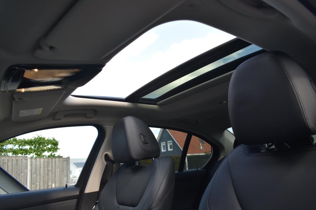 BMW 3-serie 320i high executive | harman kardon | schuif kanteldak | leder 