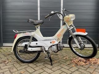 Unieke puch maxi in de orginele staat /lak 11000km bieden