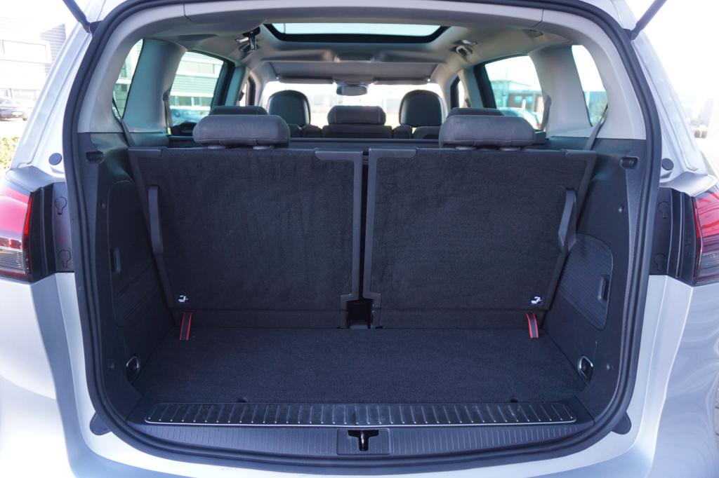 Opel Zafira 1.4 cosmo 7persoons - airco / navi / cruise / pano / parkeers. 