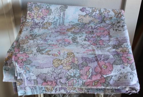Lap stof met bloemen print blauw