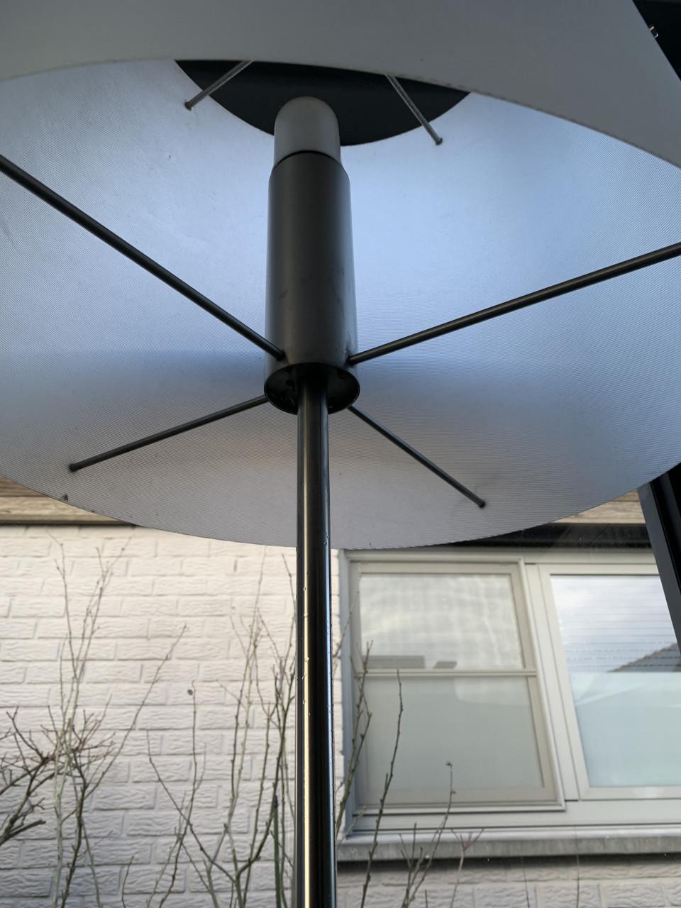 Prachtige lounge als nieuw topmerk jati kebon Mooie staanlamp krijg je er b