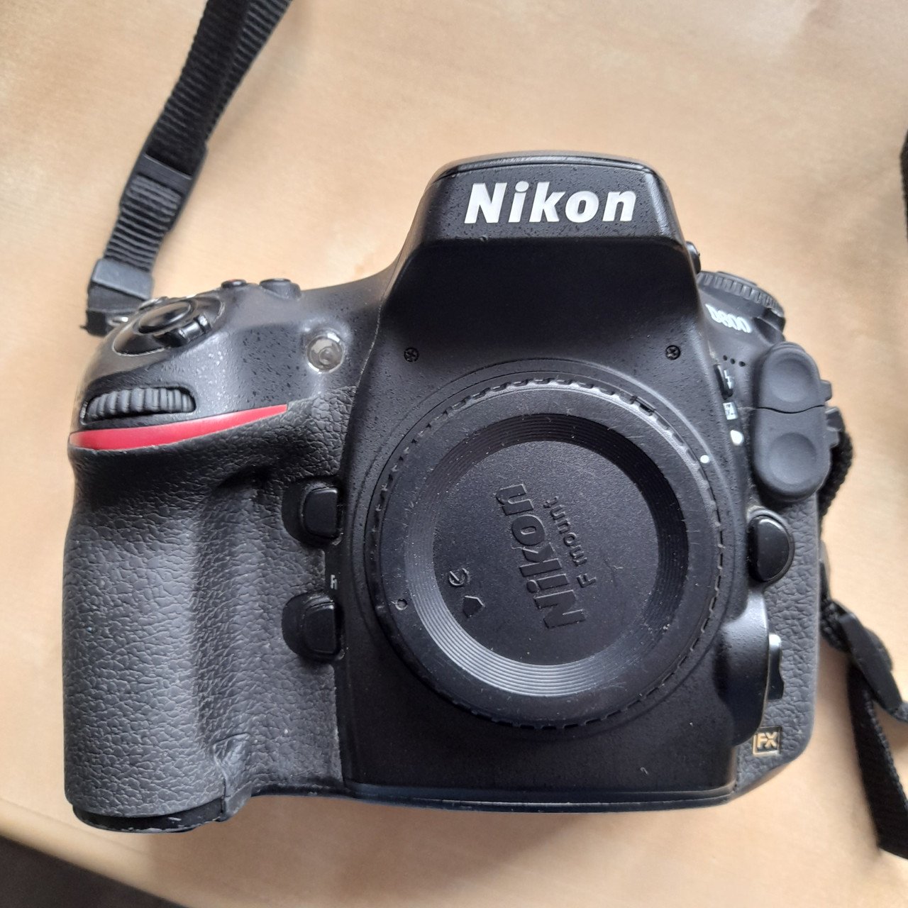 Nikon D800 (26600 clicks)