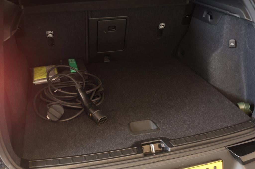 Volvo XC40 1.5 t4 plug-in hybrid plus dark nl auto, pano, h&k audio, el sto