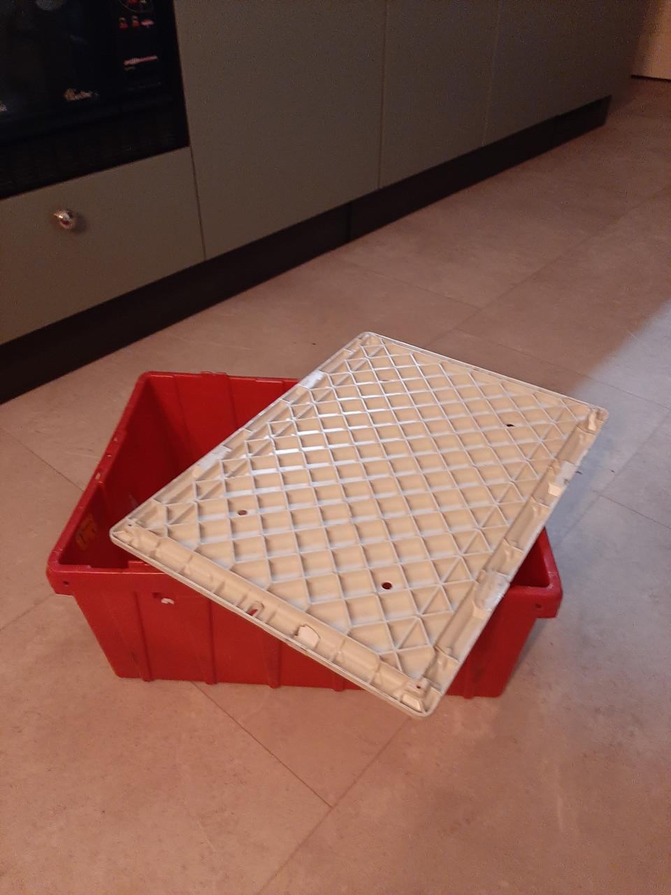 OPBERG BAK MET LOS DEKSEL  ( DISTRIBUTIE BAK )