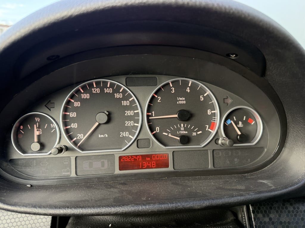 BMW 3-serie 318i 2.0i special executive sedan